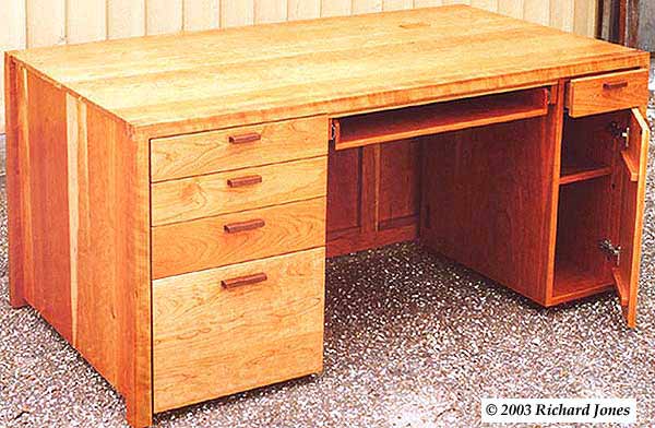 gails-desk